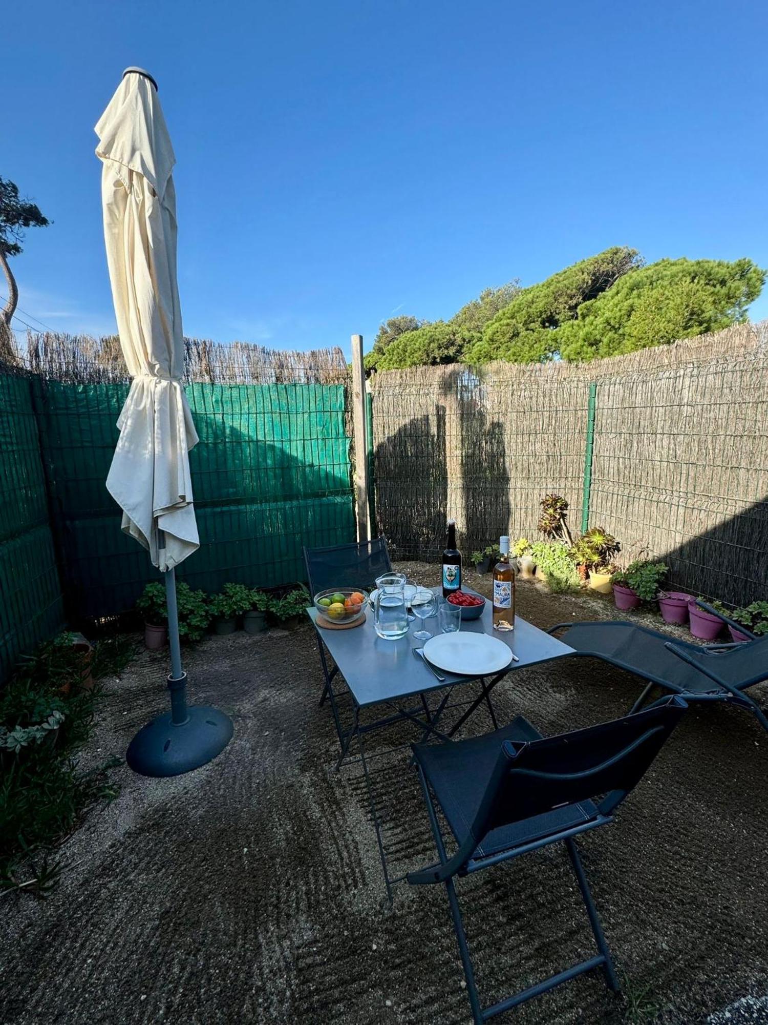 Le Club Des Cigales Apartman Hyères Kültér fotó